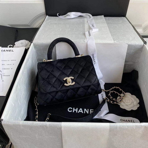 新作大人気☆現地特価！CHANEL バッグAS2215 