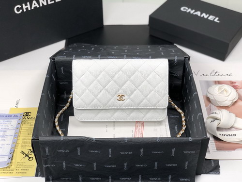 新作大人気☆現地特価！CHANEL バッグA33814白色