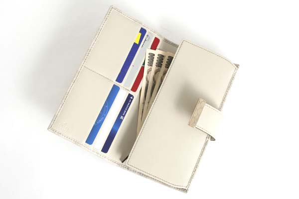 (GUCCI)グッチコピー財布 シマ 長財布 アイボリー 212096A0V1G9022
