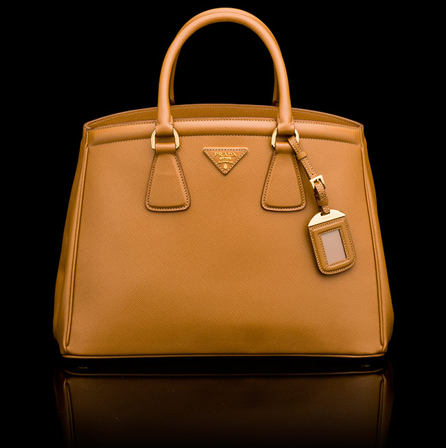 2013年春夏新作プラダコピー バッグ SAFFIANO LUX ハンドバッグ CARAMEL BN2402