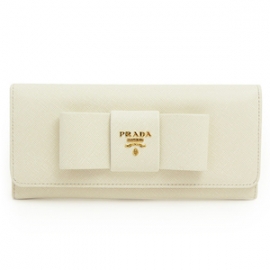 財布 コピー プラダ 長財布 二つ折りフラップ ロゴ×リボンモチーフ 型押しレザー ホワイト 1M1132