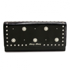 ミュウミュウコピー 財布 二つ折りフラップスタッズ ビジュー レザー ブラック 5M1109